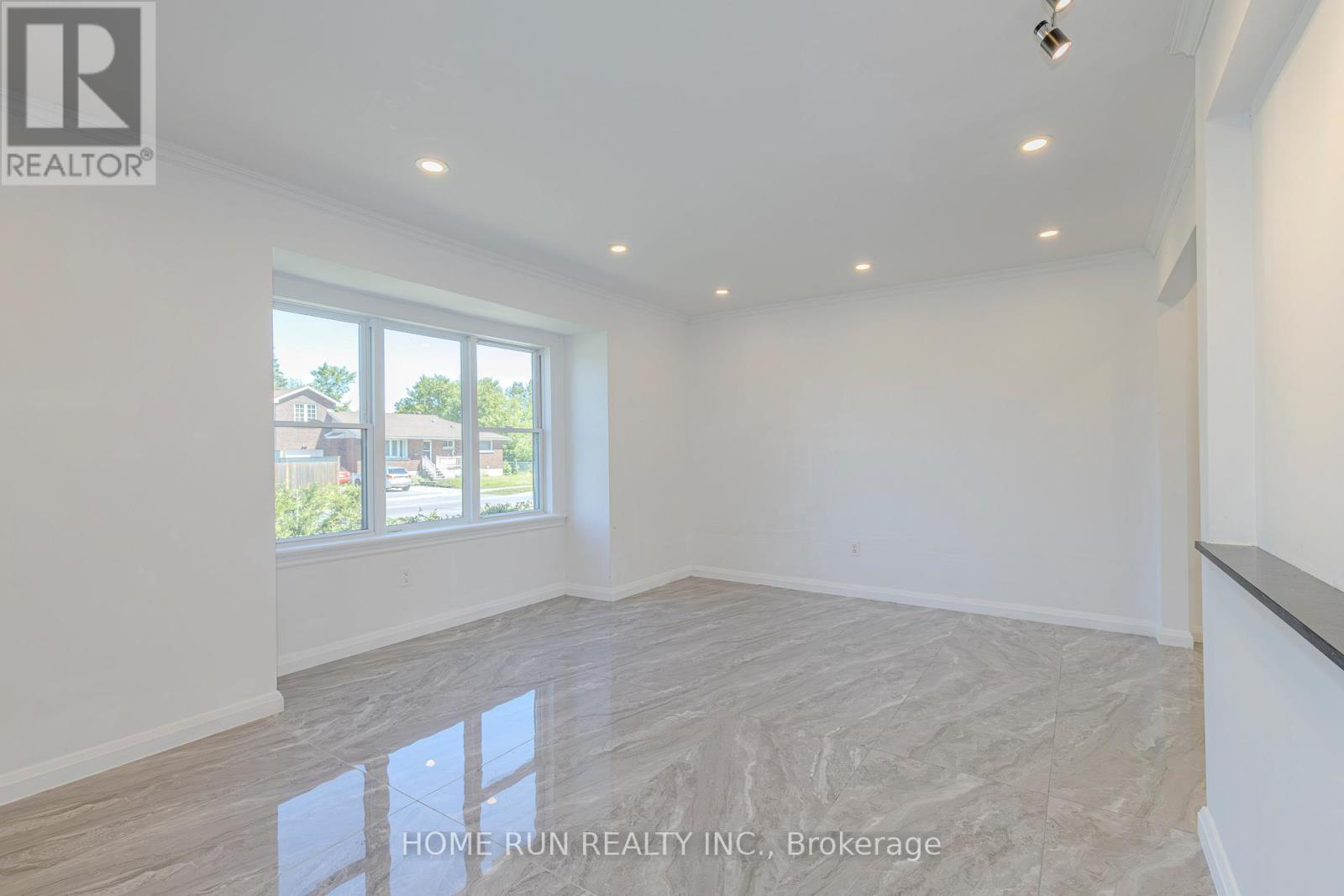 Photo 7 of 92 Meadowlands Drive, Ottawa ON