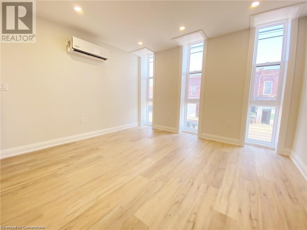 Photo 2 of 588 Barton Street E Unit 21, Hamilton ON
