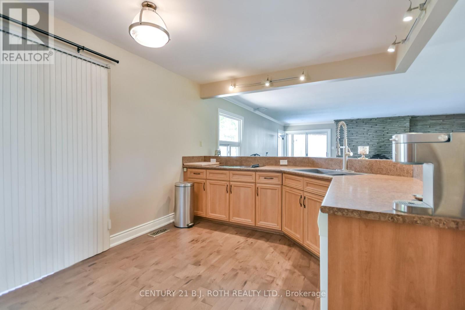 Photo 11 of 61 Second Street, Orillia ON