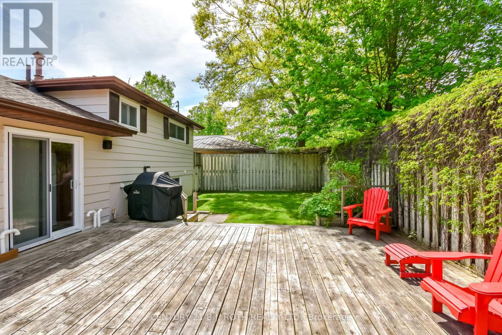 Photo 13 of 61 Second Street, Orillia ON