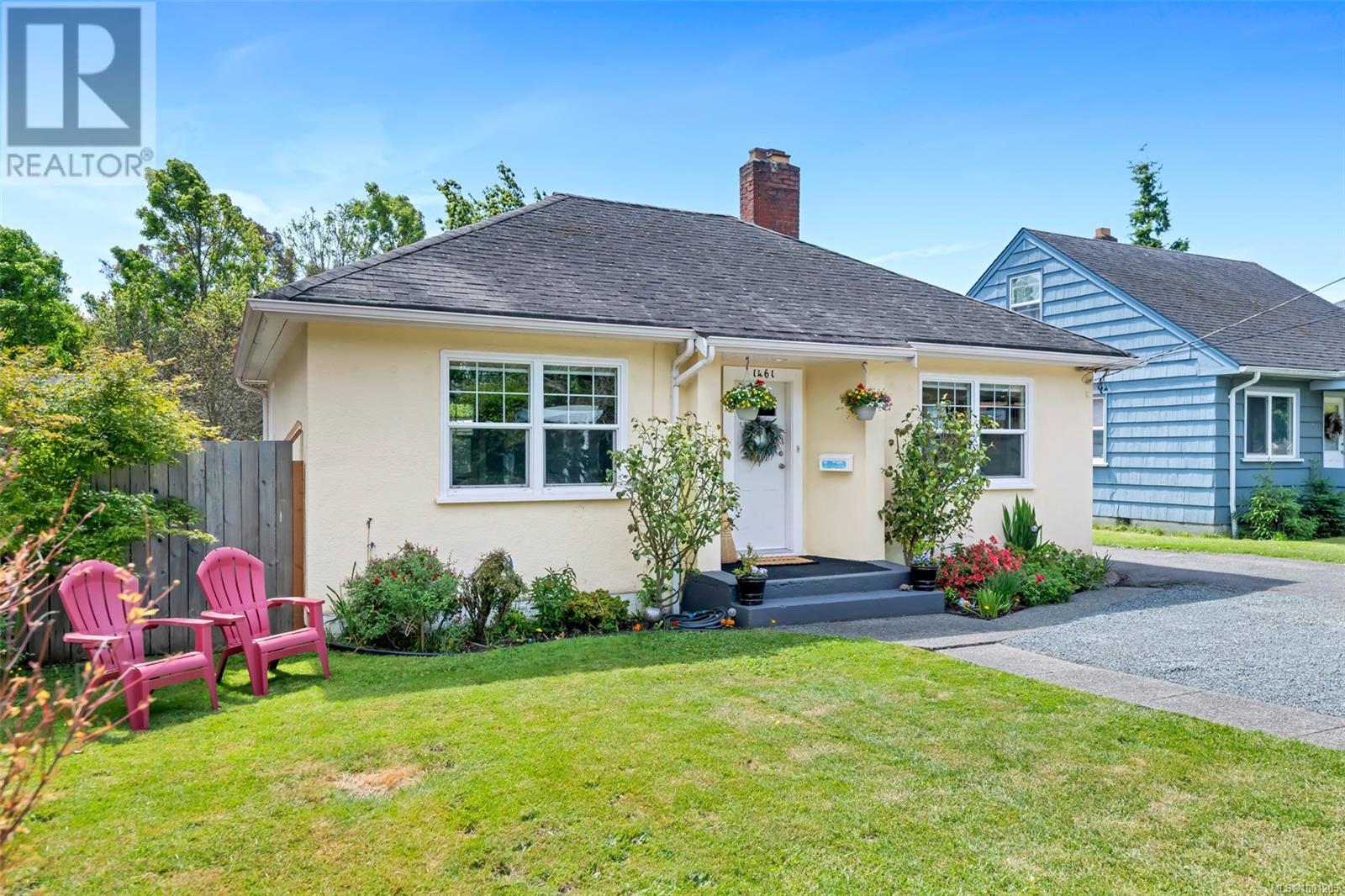  1461 Hillside Avenue, Victoria