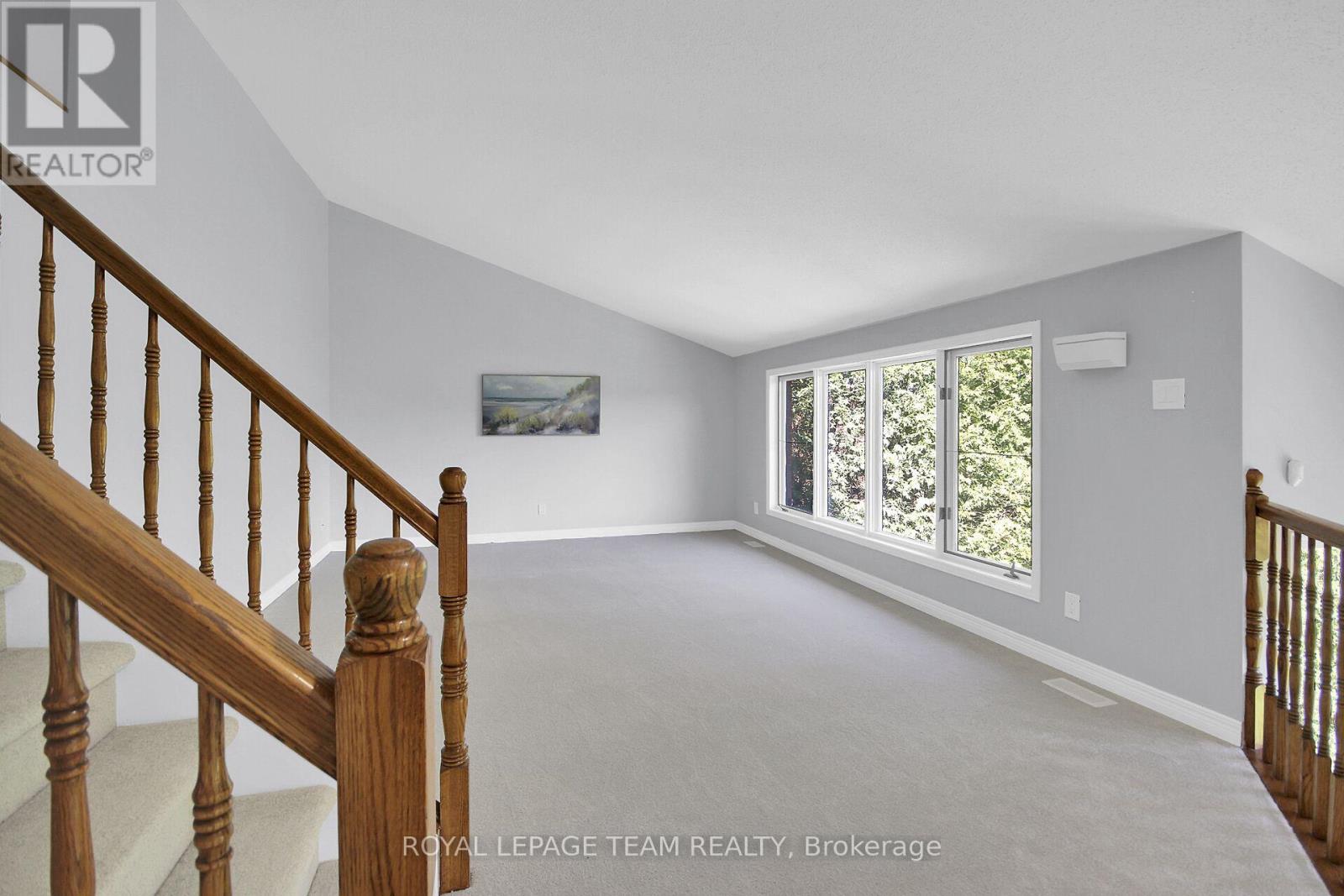 https://ddfcdn.realtor.ca/listing/TS638840283933200000/reb76/highres/8/x12178378_20.jpg
