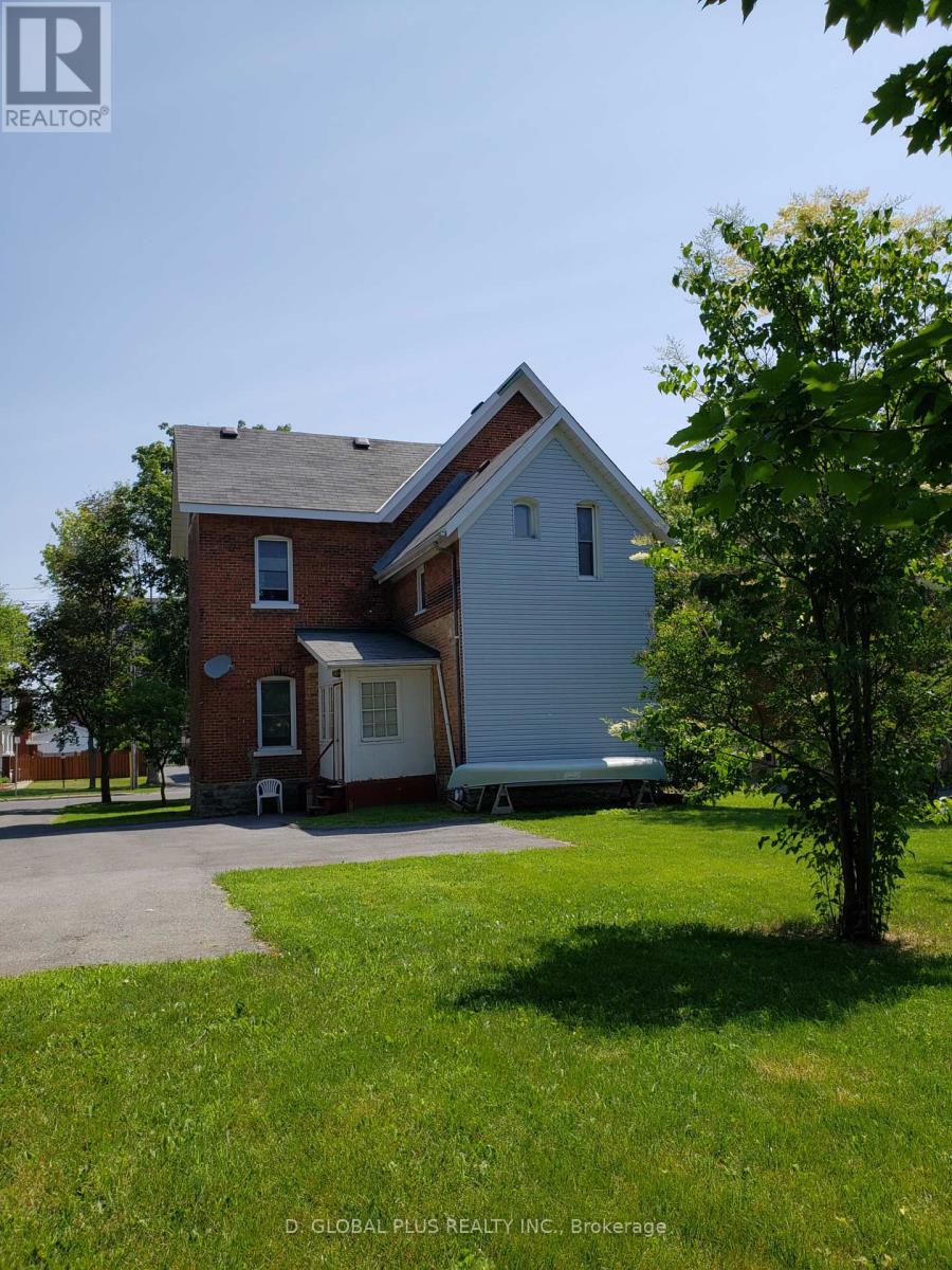 Photo 3 of 110 York Street, Cornwall ON