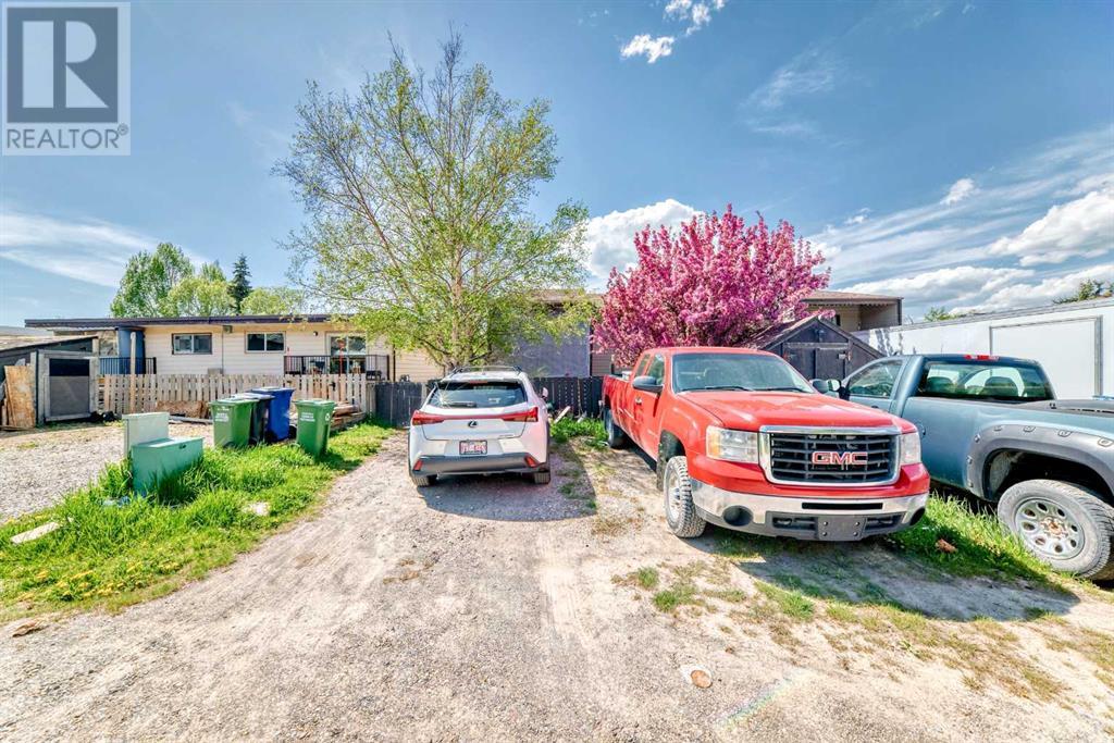 3, 604 First Street E, Cochrane, Alberta