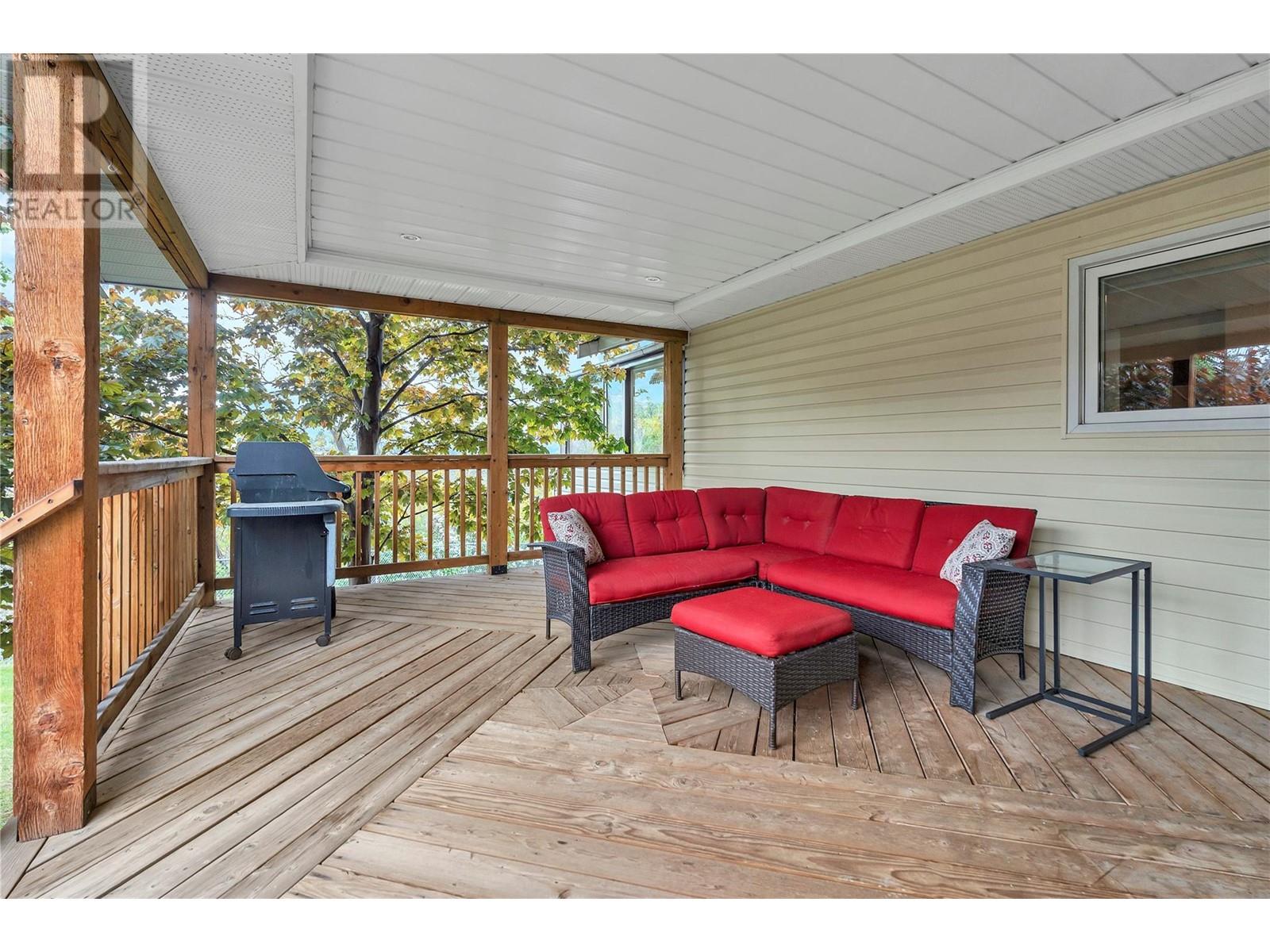 6528 Lipsett Crescent, Summerland