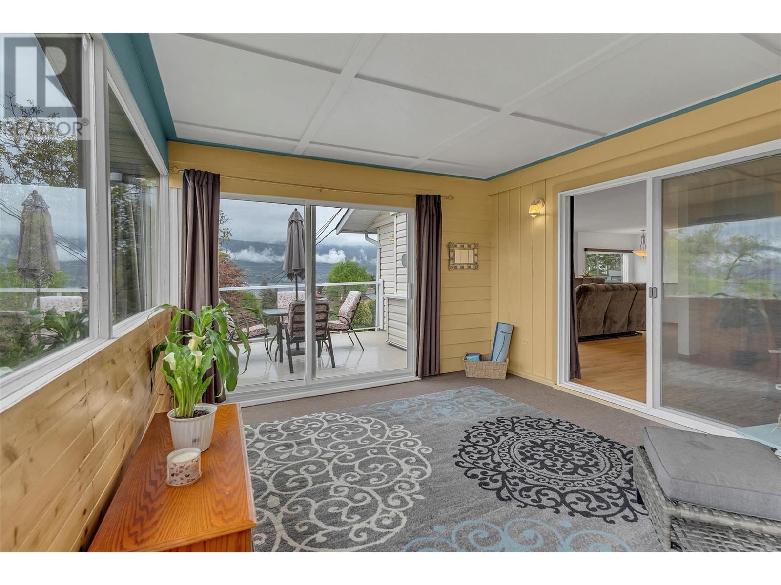 6528 Lipsett Crescent, Summerland