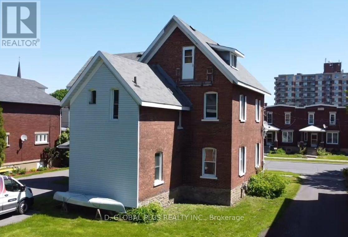 Photo 4 of 110 York Street, Cornwall ON