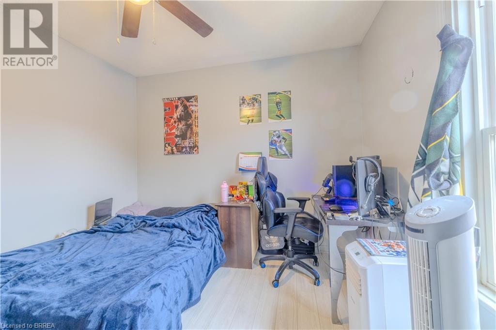 Photo 8 of 113 Brant Avenue Unit 4, Brantford ON