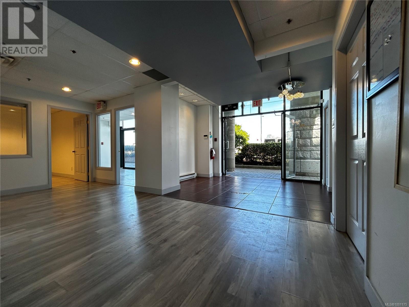 Photo 1 of 102 19 Dallas Rd, Victoria BC