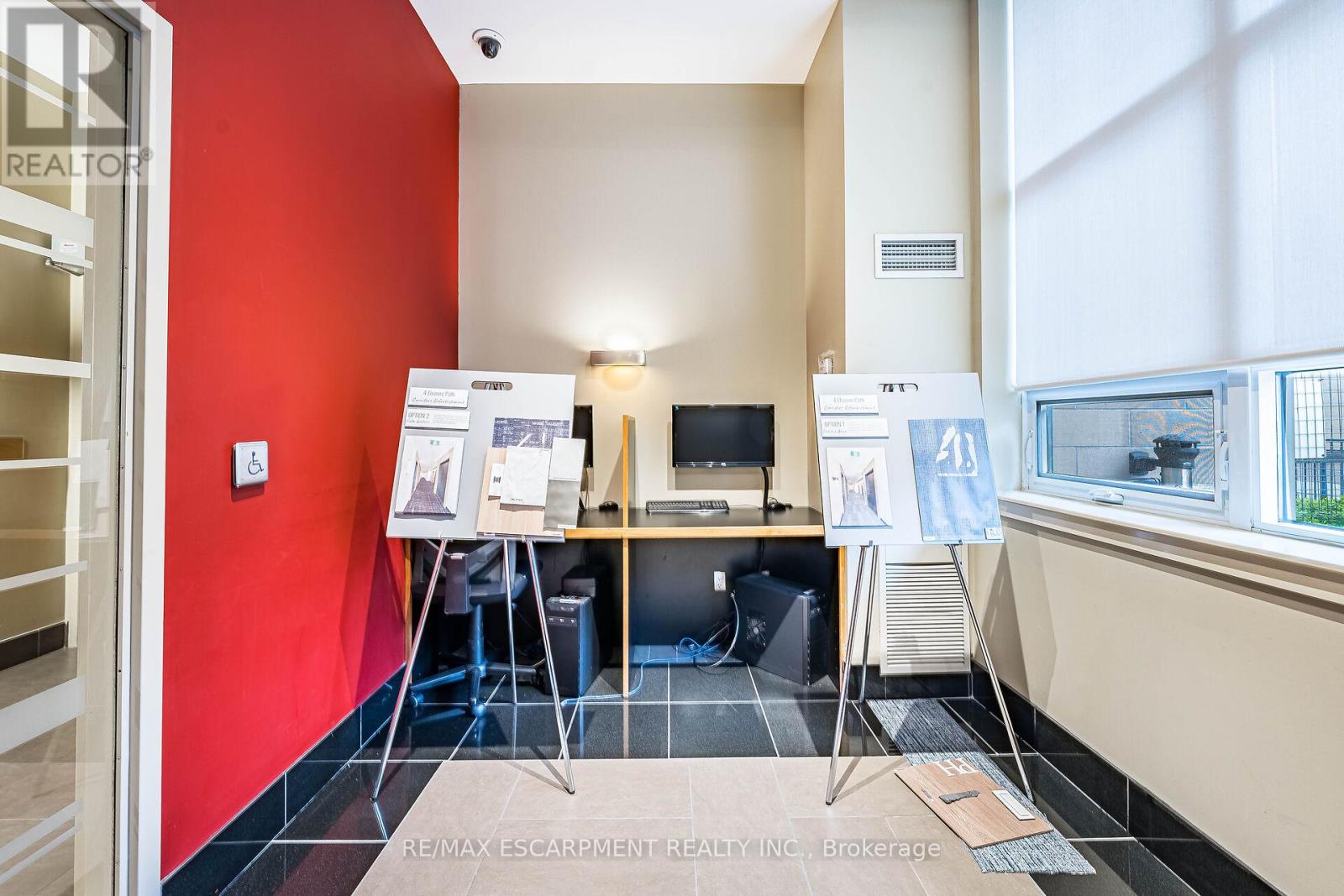 Photo 17 of 402 4 Elsinore Path, Toronto ON