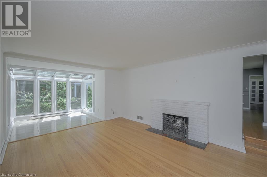 Photo 9 of 374 Spruce Street, Oakville ON