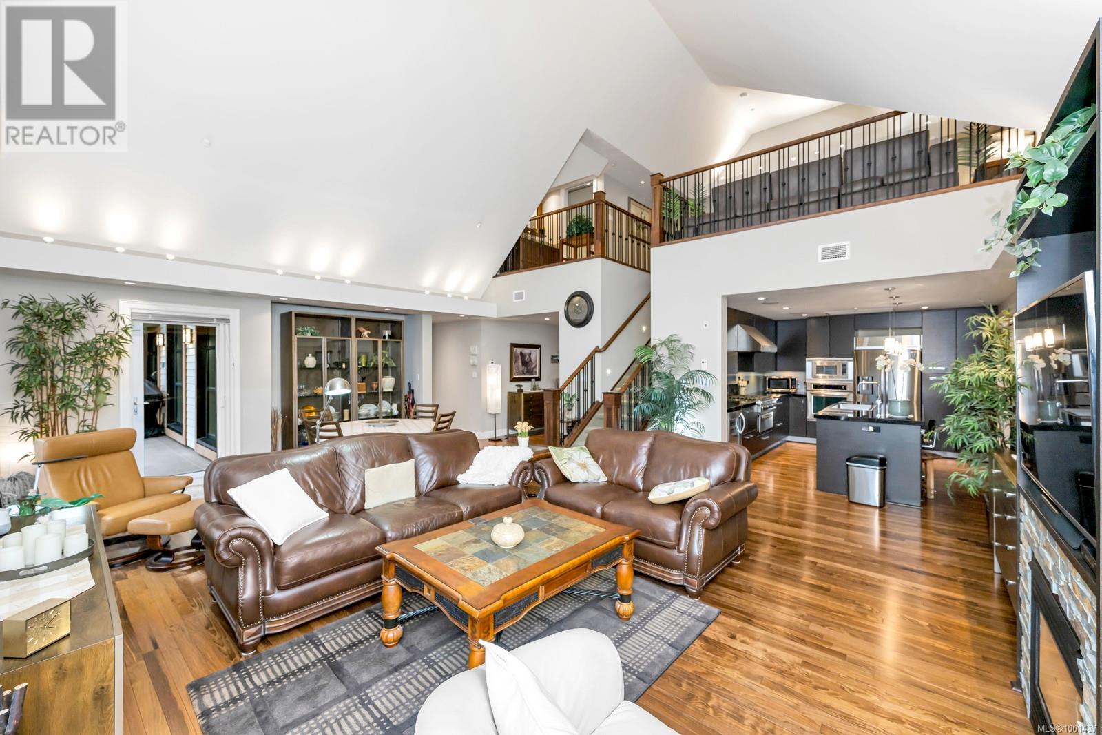 802 1400 Lynburne Place, Langford