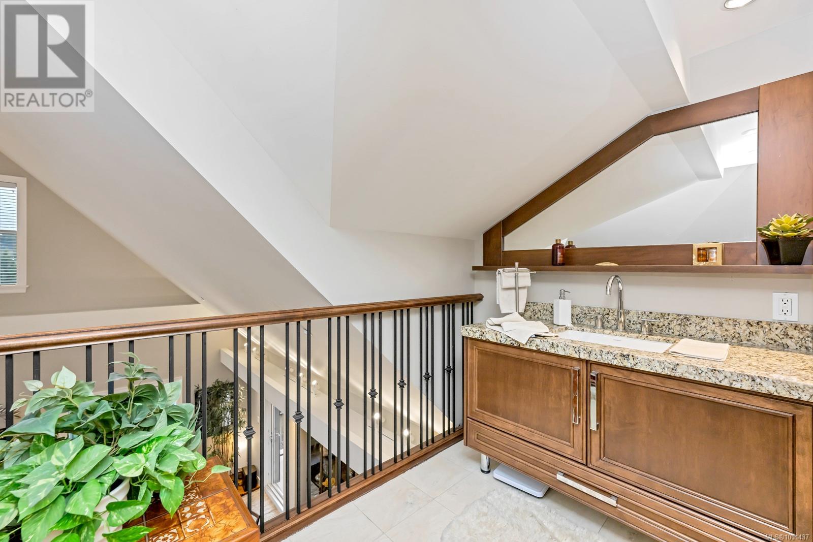 Photo 15 of 802 1400 Lynburne Pl, Langford BC
