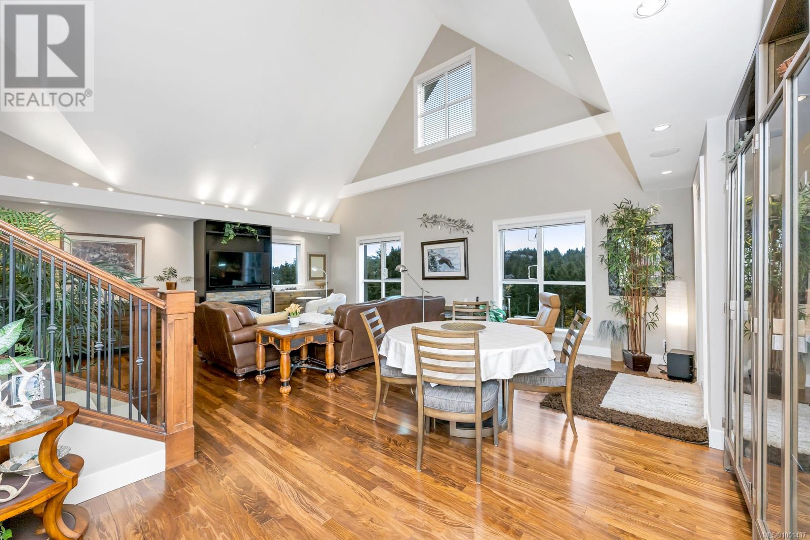 802 1400 Lynburne Place, Langford