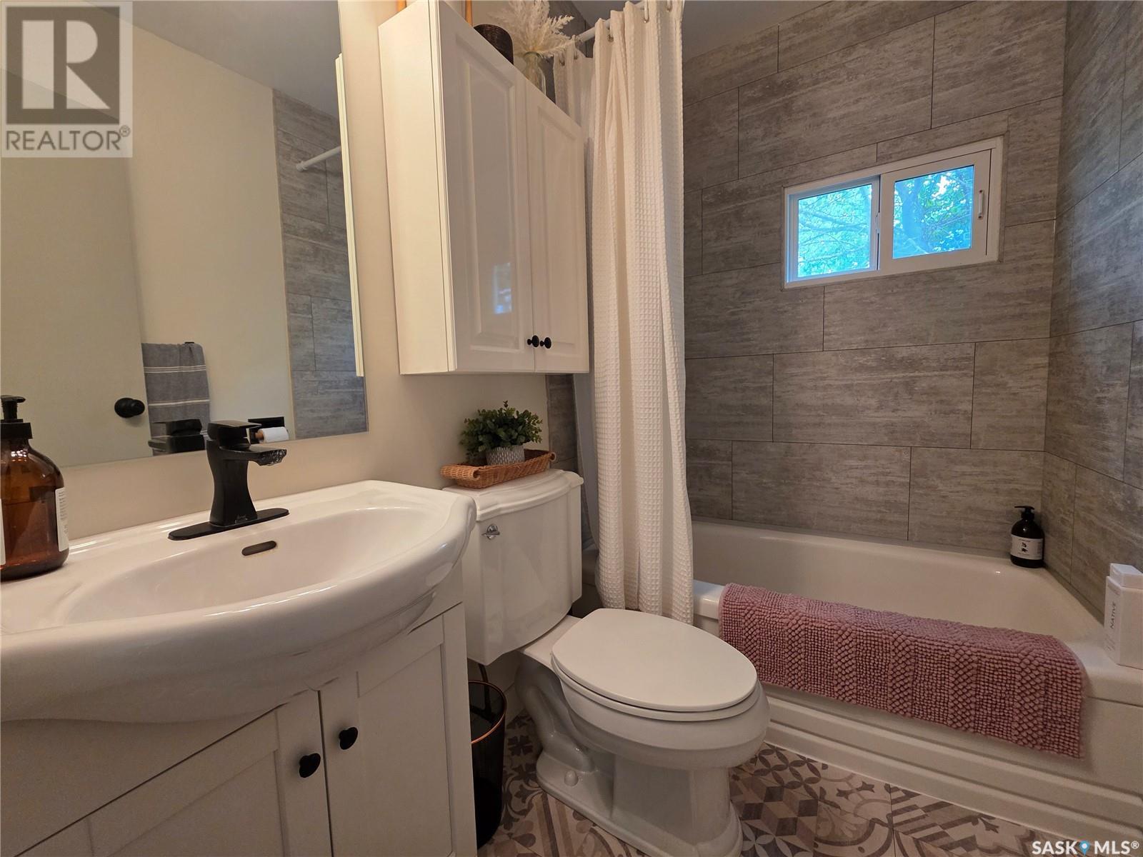 Single Family House for Sale in  North Railway STREET E Swift Current 