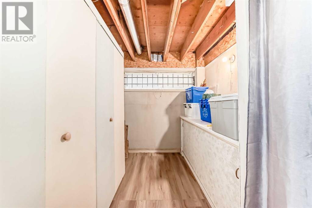 Single Family House Bi-level for Sale in  Berwick Drive NW Beddington Heights Calgary 