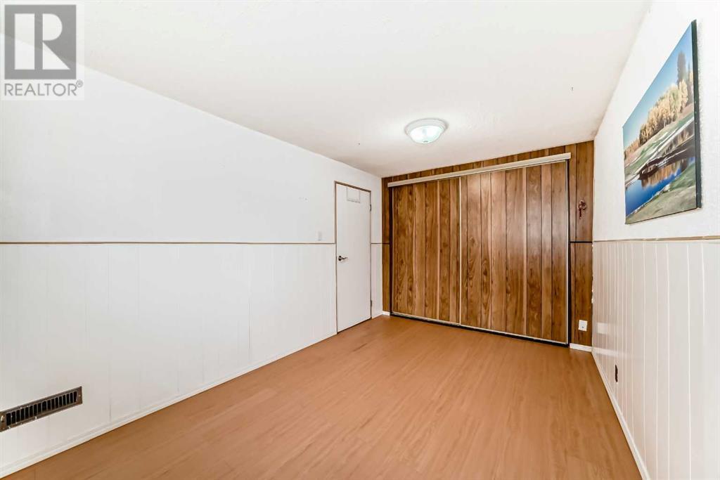 Single Family House Bi-level for Sale in  Berwick Drive NW Beddington Heights Calgary 