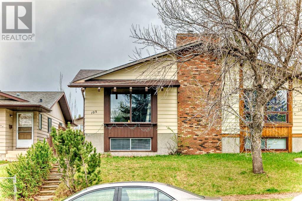 Single Family House Bi-level for Sale in  Berwick Drive NW Beddington Heights Calgary 