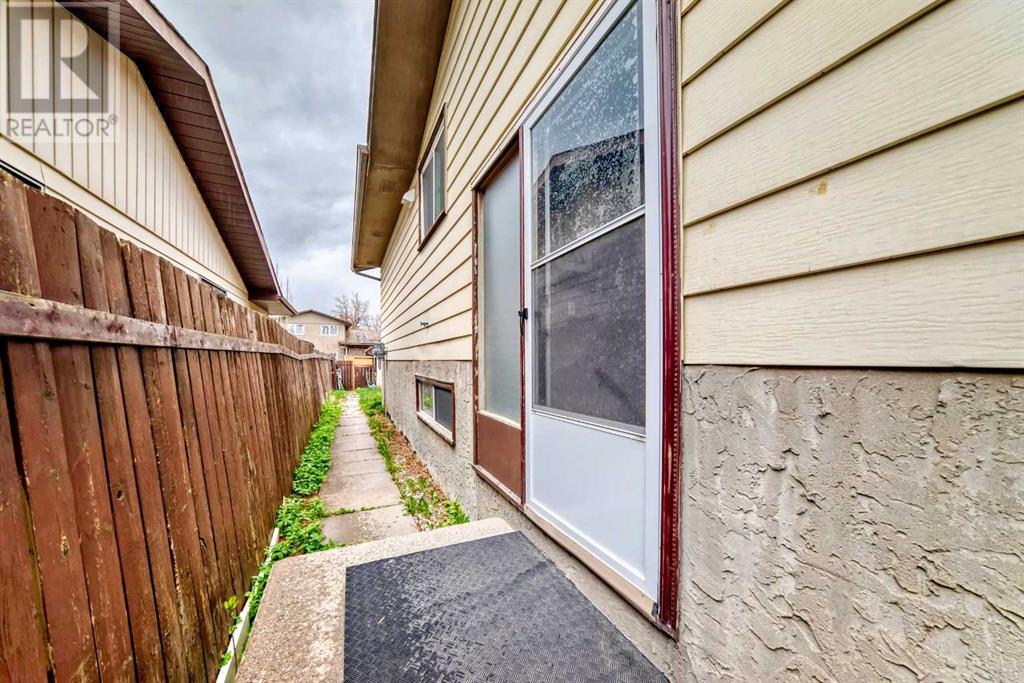 Single Family House Bi-level for Sale in  Berwick Drive NW Beddington Heights Calgary 