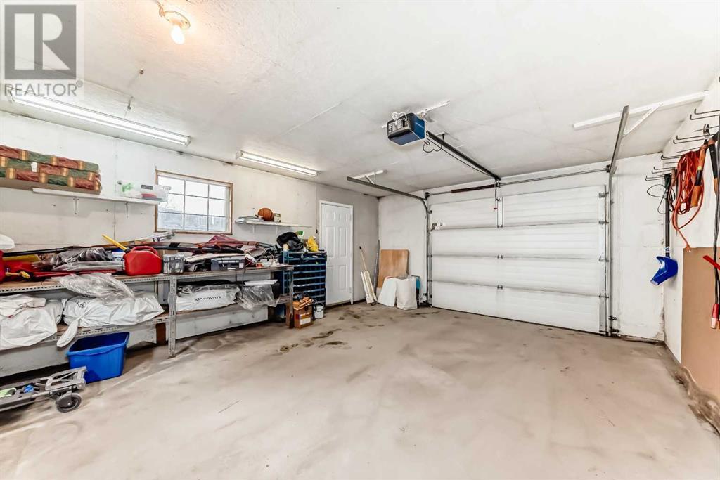 Single Family House Bi-level for Sale in  Berwick Drive NW Beddington Heights Calgary 