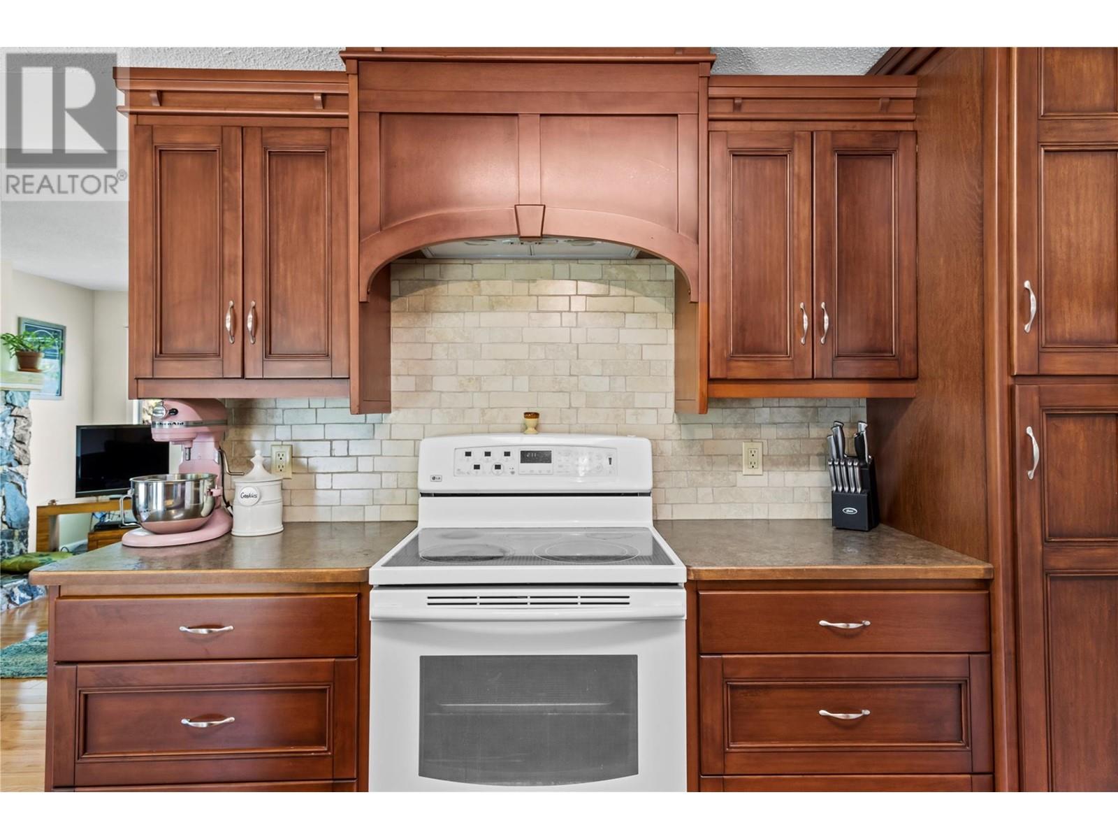  2864 Leisure Place, Blind Bay
