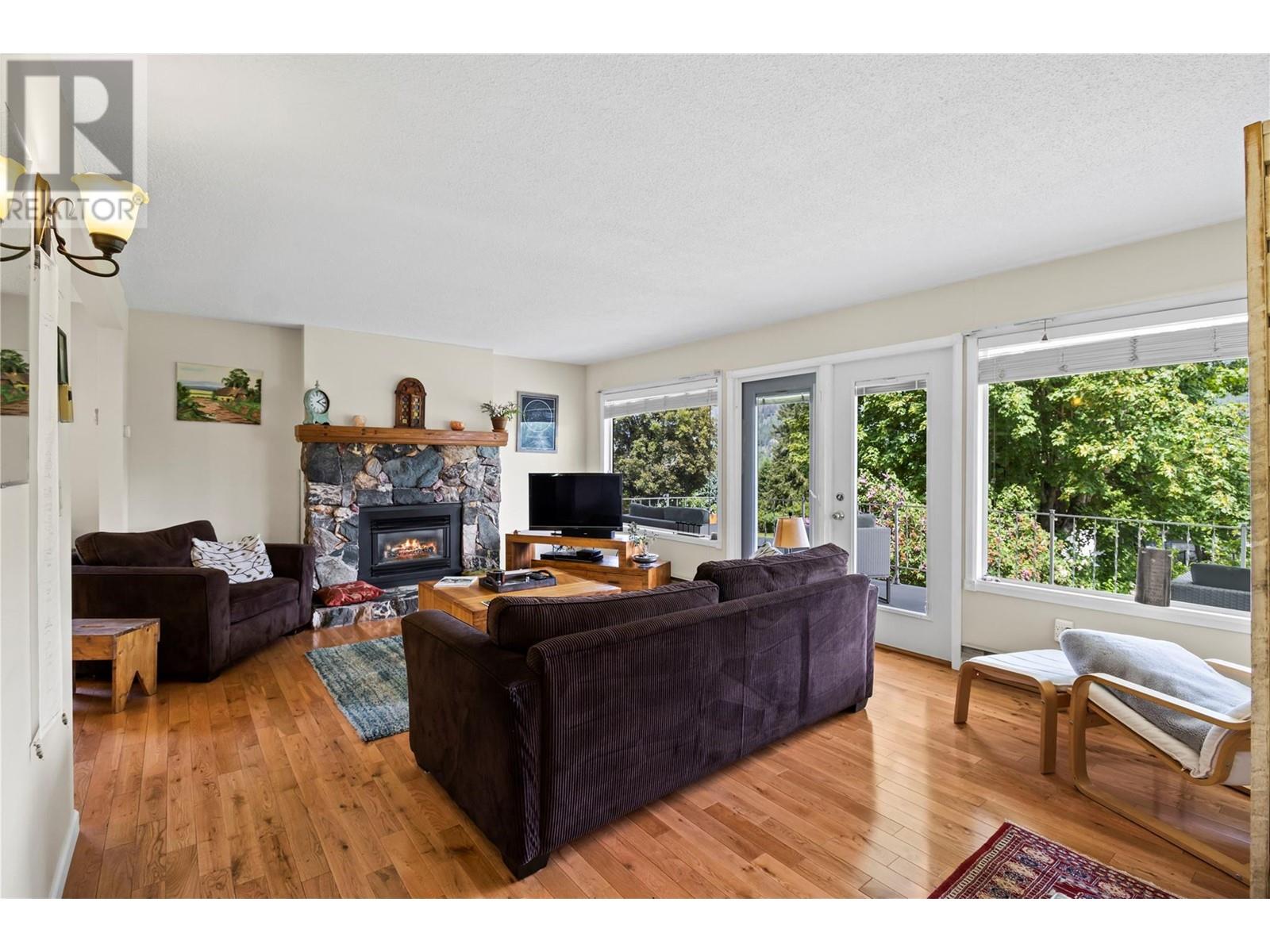 2864 Leisure Place, Blind Bay
