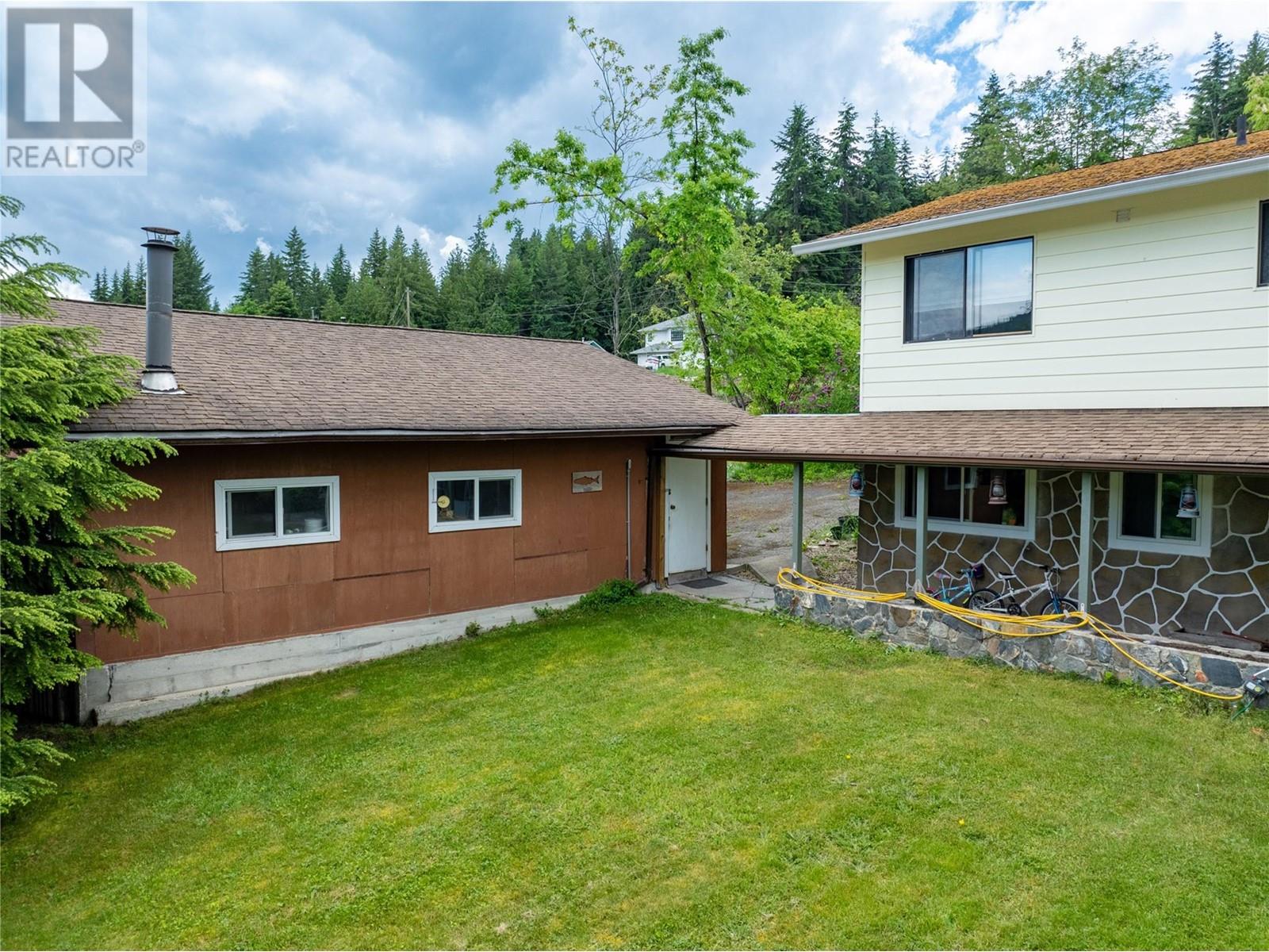  2864 Leisure Place, Blind Bay