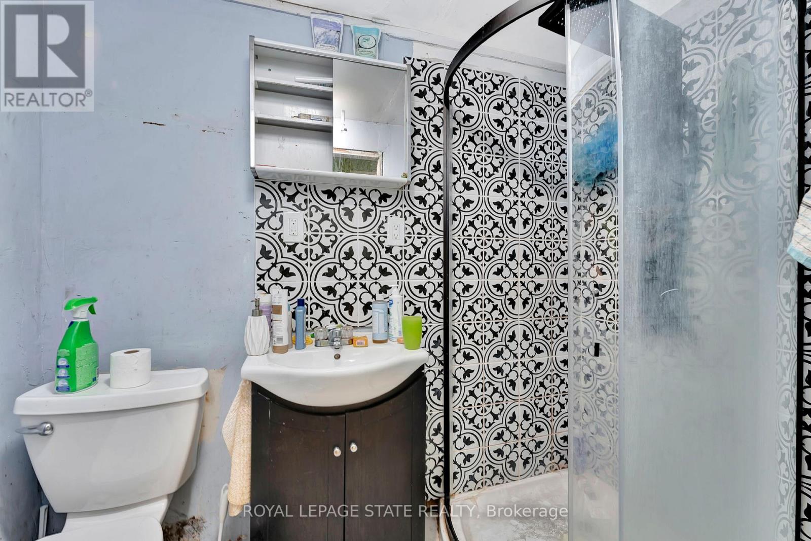 Photo 24 of 401 Strathearne Avenue, Hamilton ON