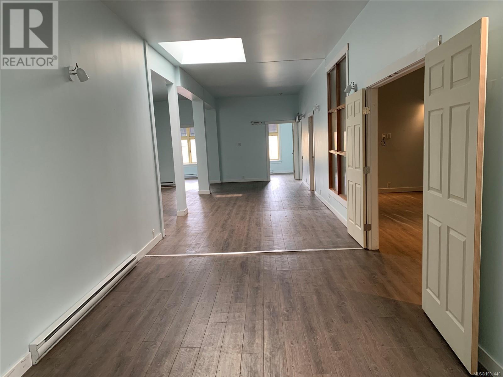Photo 1 of 489 Wallace St, Nanaimo BC