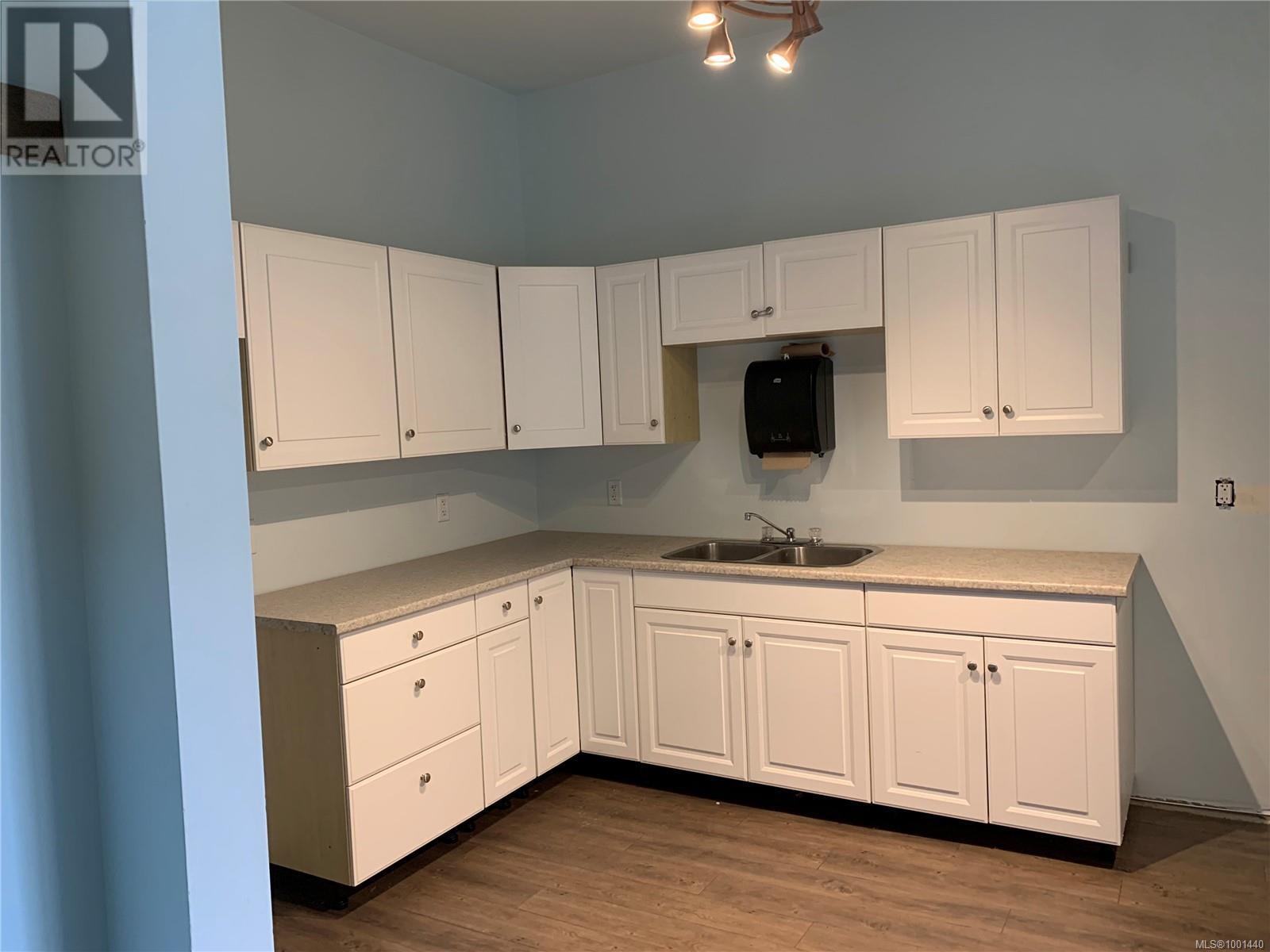 Photo 13 of 489 Wallace St, Nanaimo BC