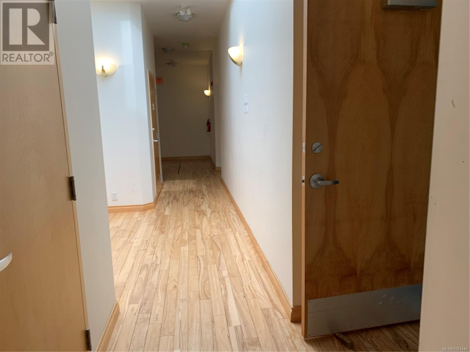 Photo 9 of 489 Wallace St, Nanaimo BC