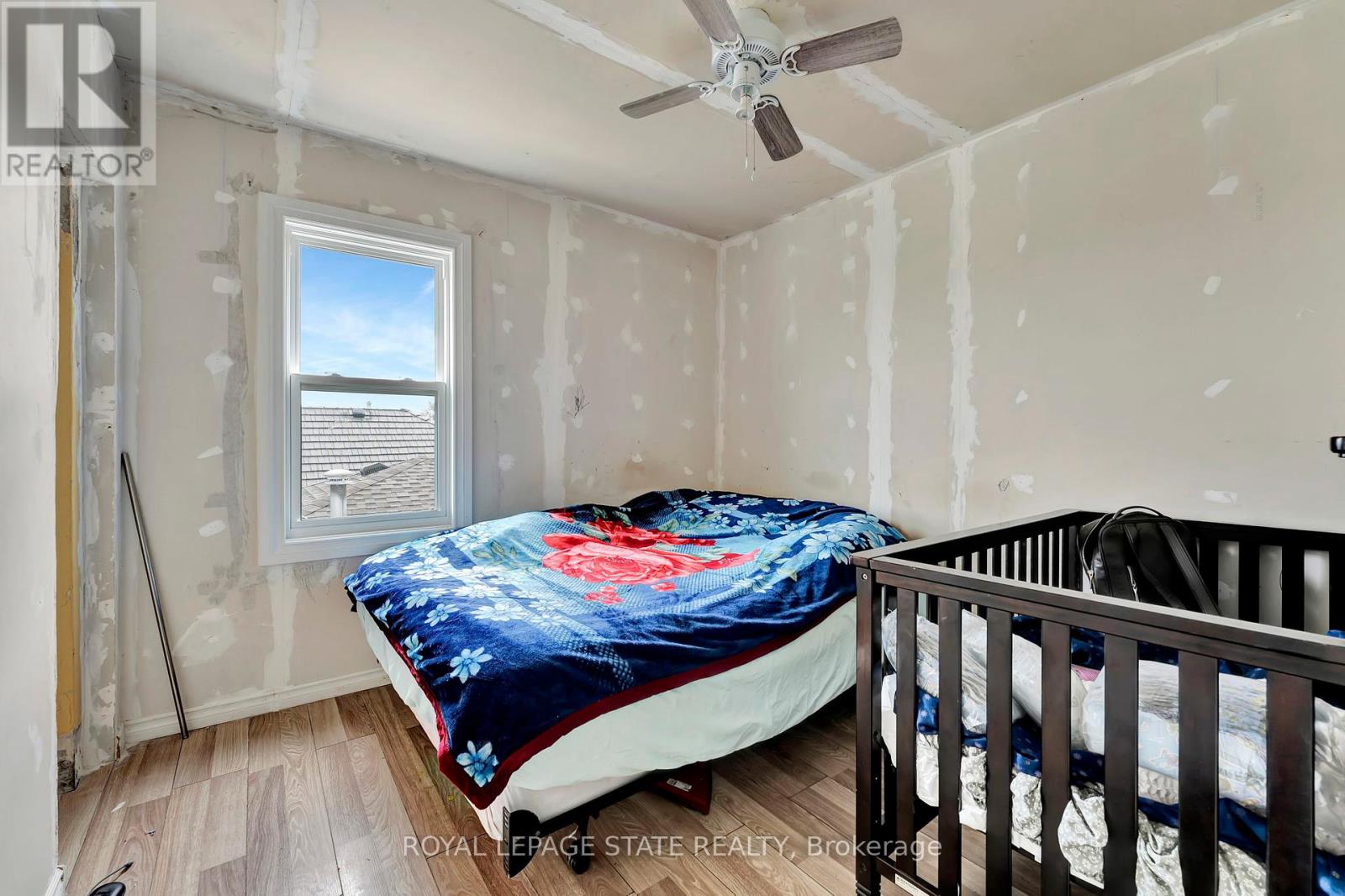 Photo 6 of 401 Strathearne Avenue, Hamilton ON