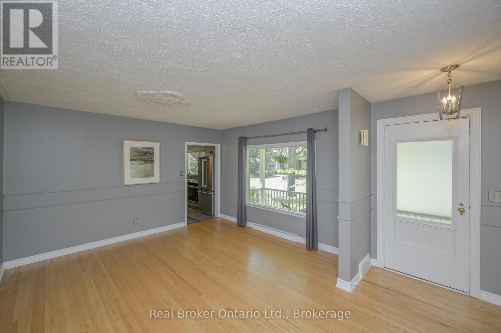 Photo 19 of 374 Spruce Street, Oakville ON