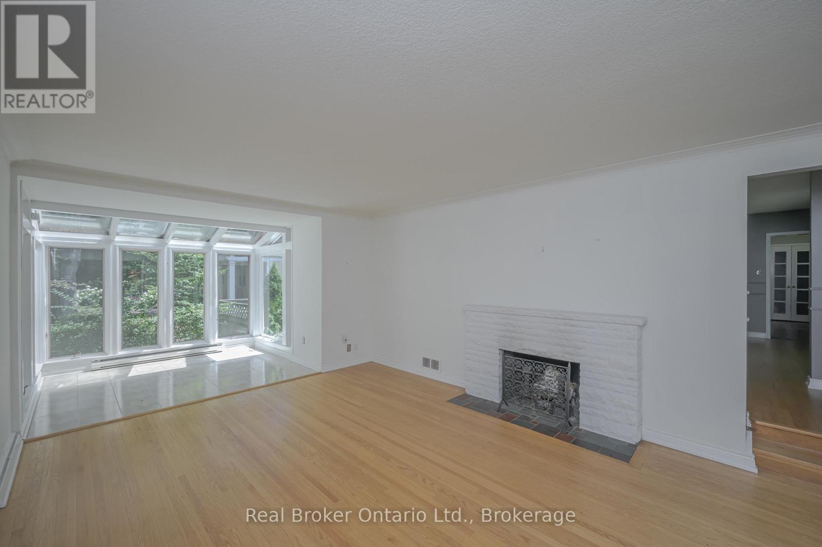 Photo 21 of 374 Spruce Street, Oakville ON