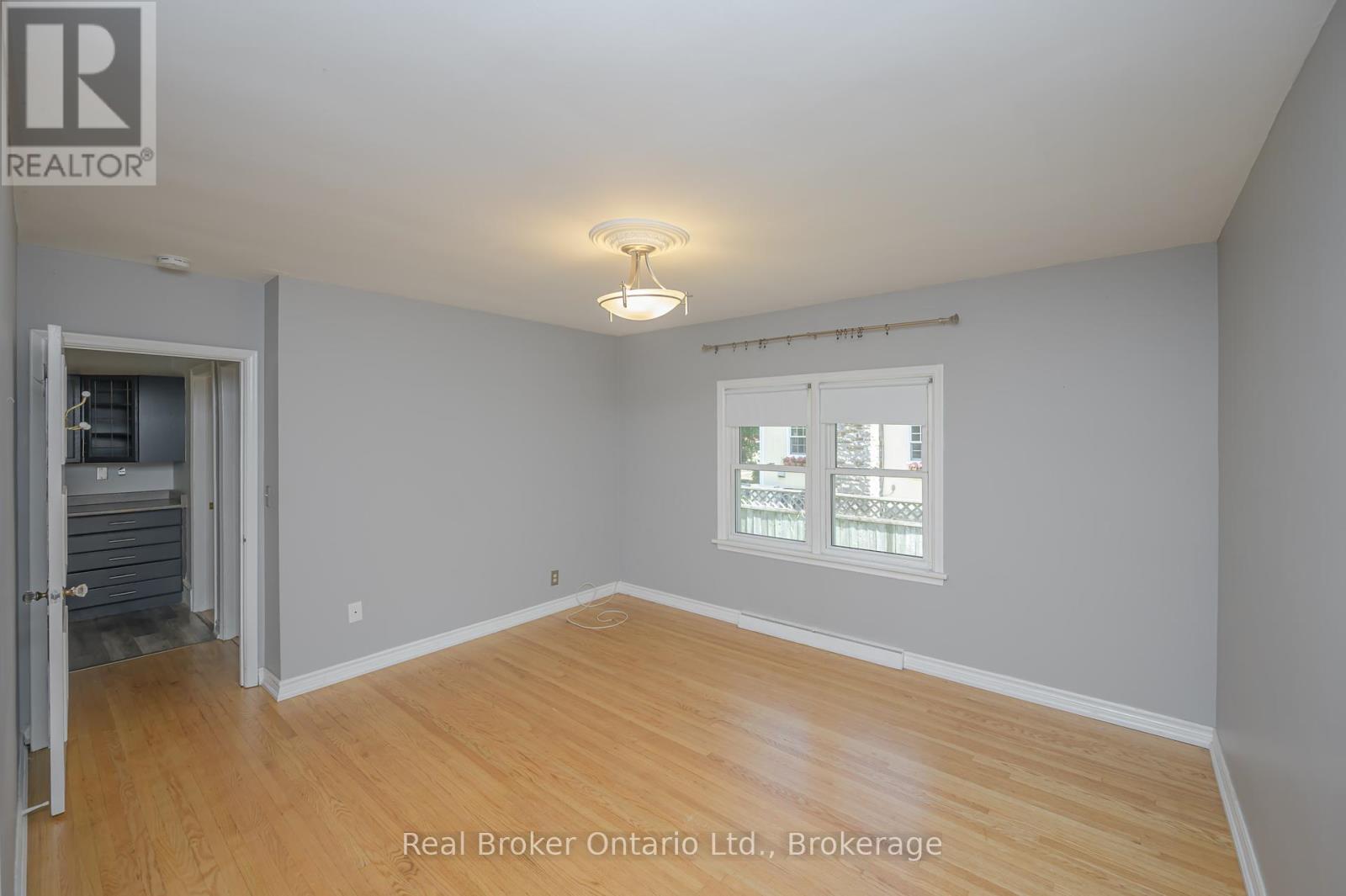 Photo 24 of 374 Spruce Street, Oakville ON
