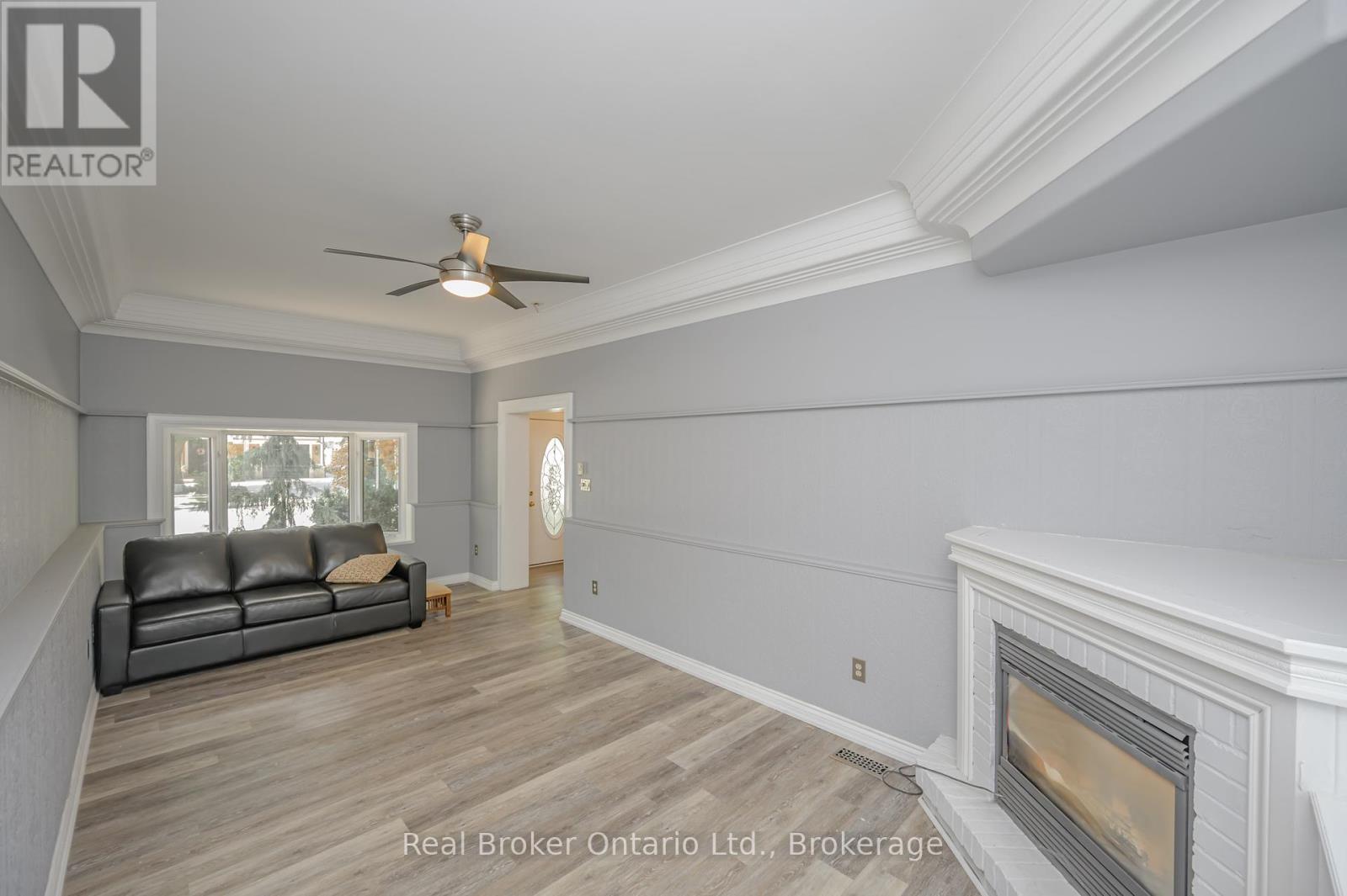 Photo 26 of 374 Spruce Street, Oakville ON