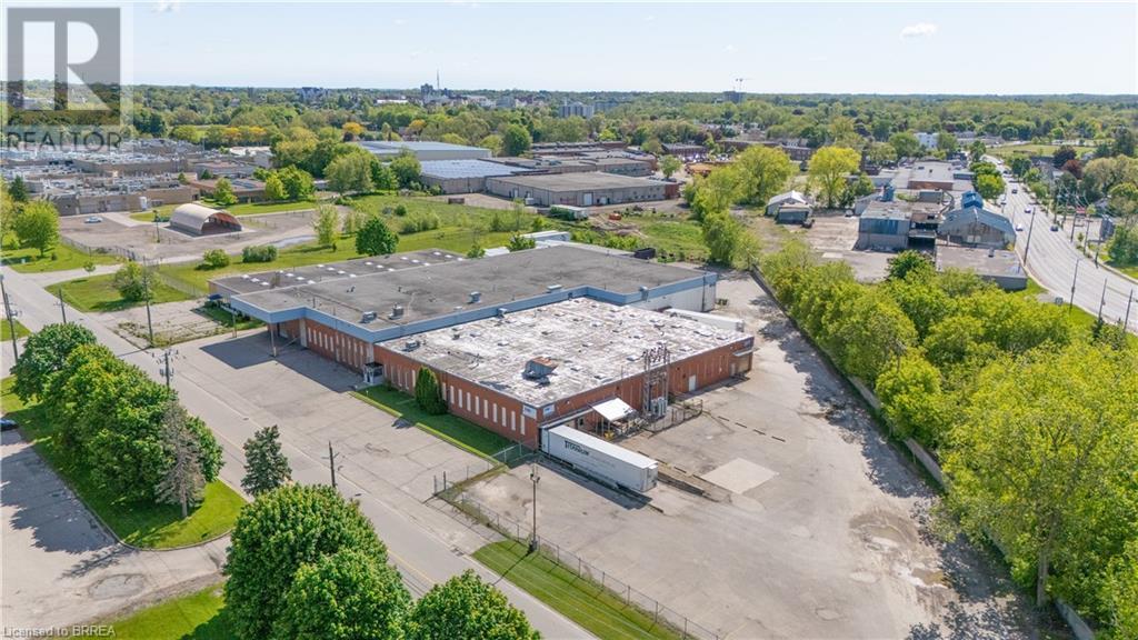 Photo 9 of 10 Spalding Drive, Brantford ON