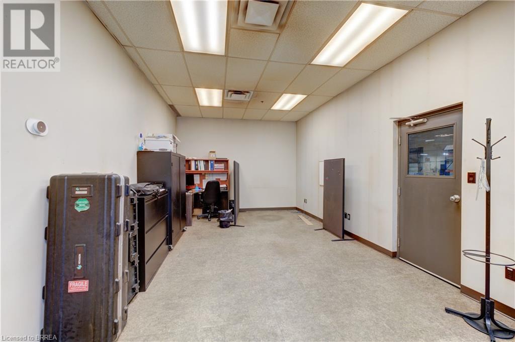 Photo 15 of 10 Spalding Drive, Brantford ON