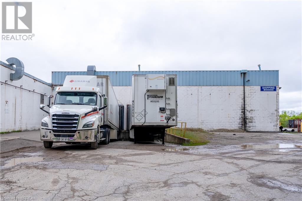 Photo 33 of 10 Spalding Drive, Brantford ON
