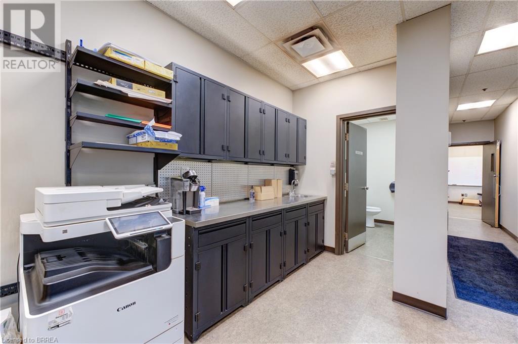 Photo 13 of 10 Spalding Drive, Brantford ON