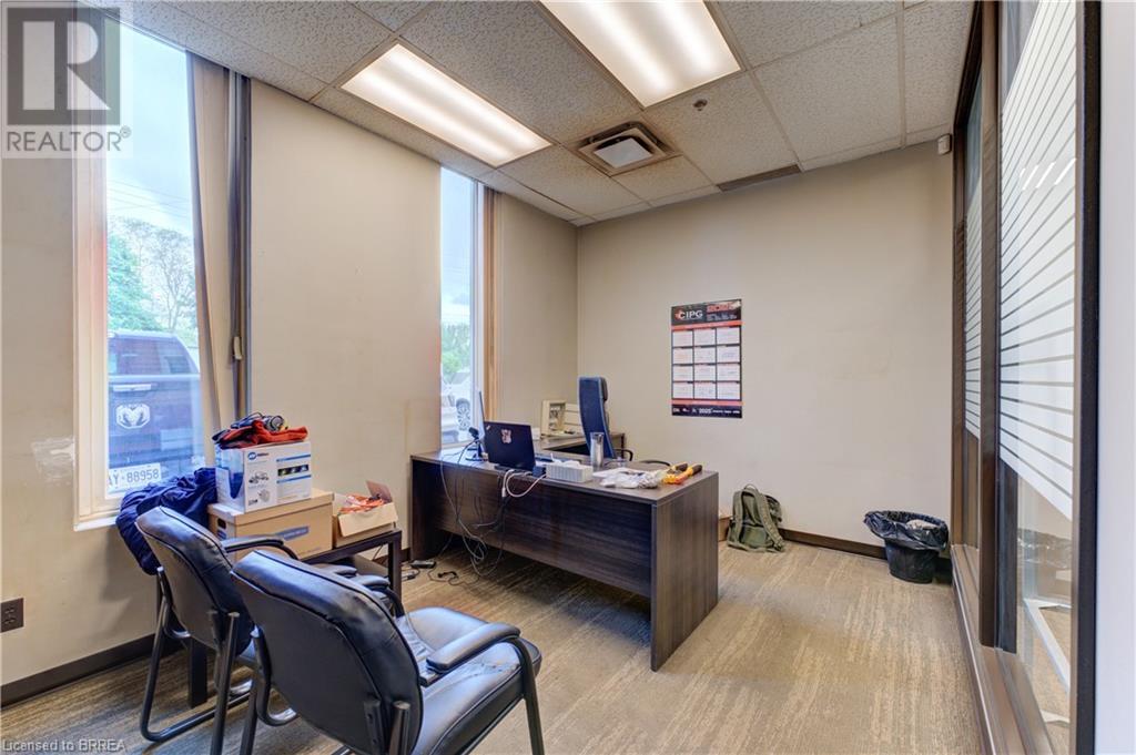 Photo 10 of 10 Spalding Drive, Brantford ON