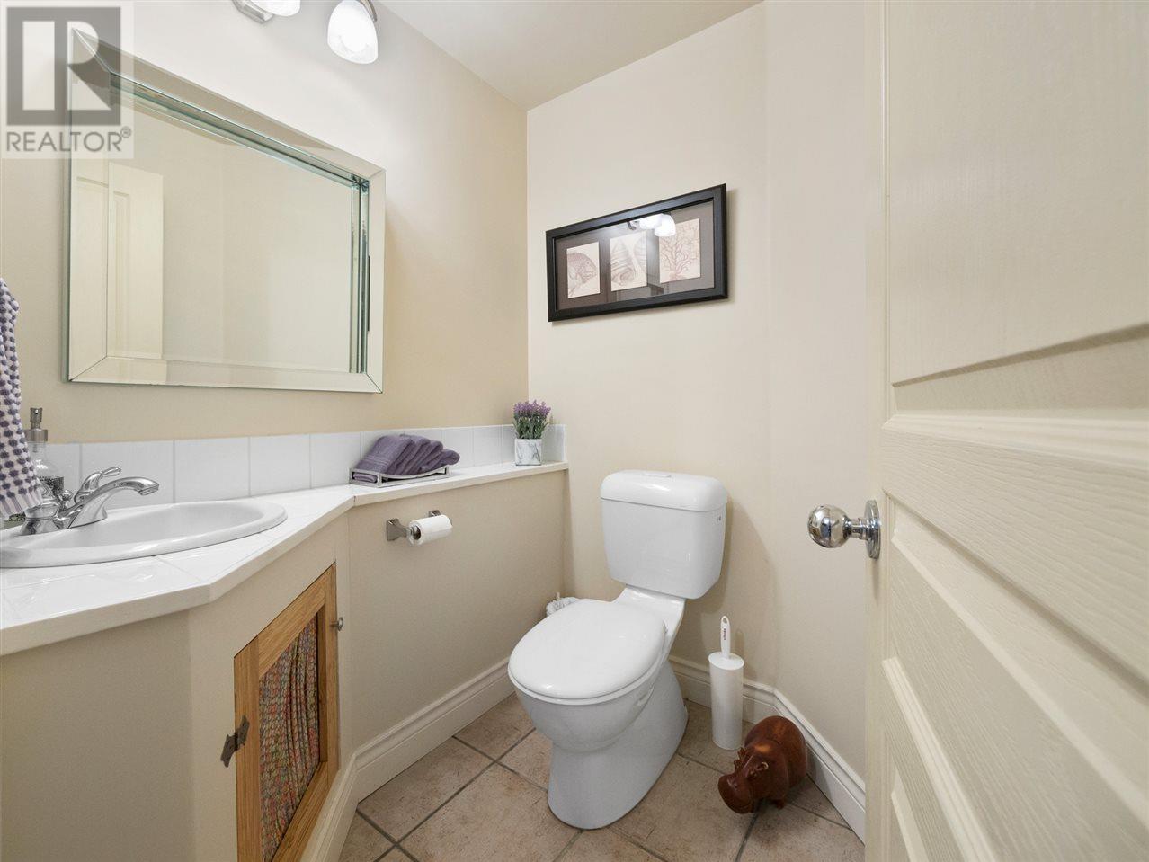 313 SKYLINE DRIVE, Gibsons
