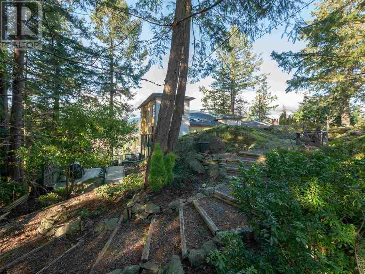 313 SKYLINE DRIVE, Gibsons