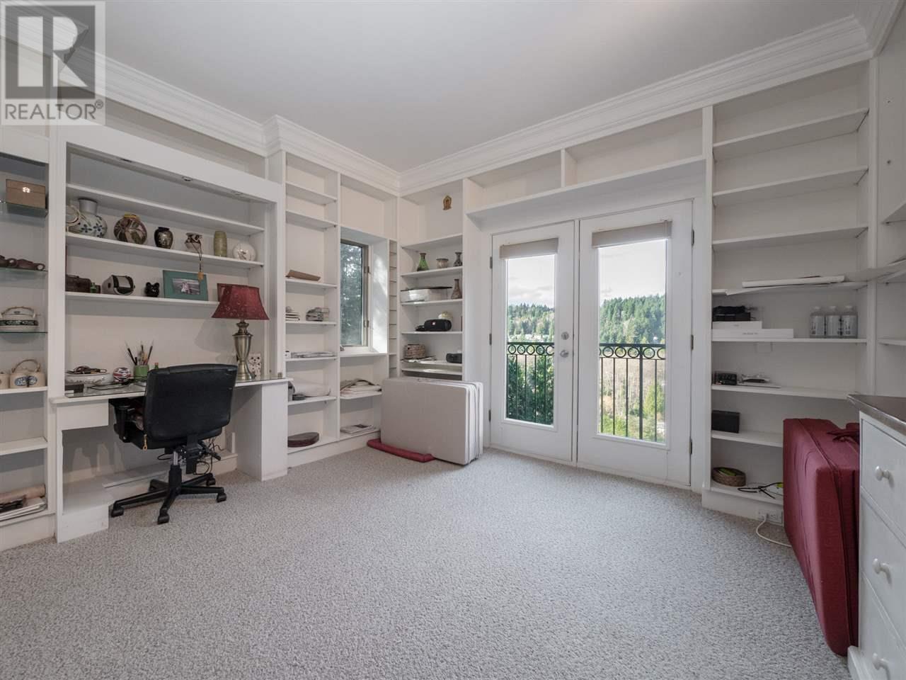 313 SKYLINE DRIVE, Gibsons