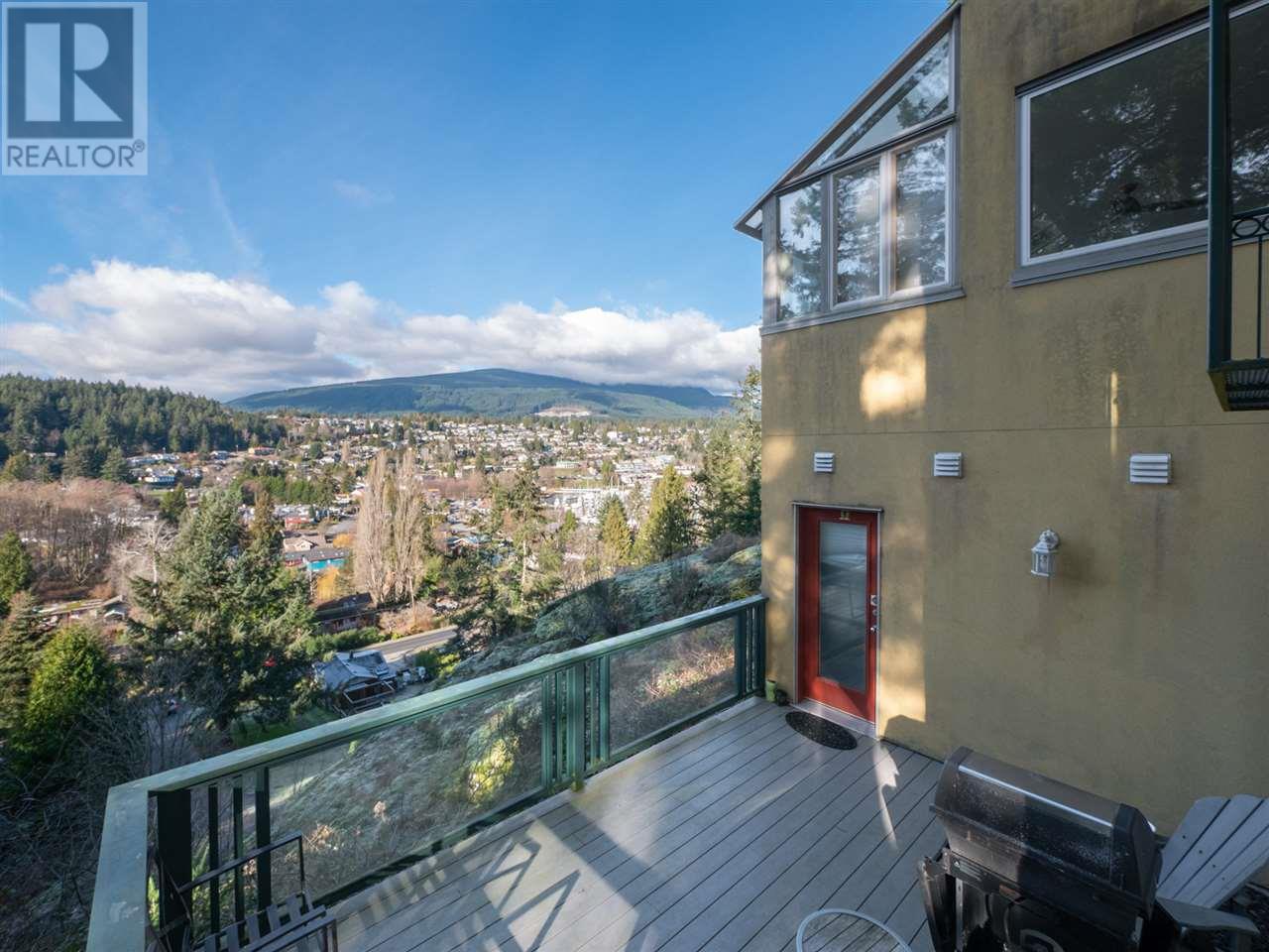 313 SKYLINE DRIVE, Gibsons
