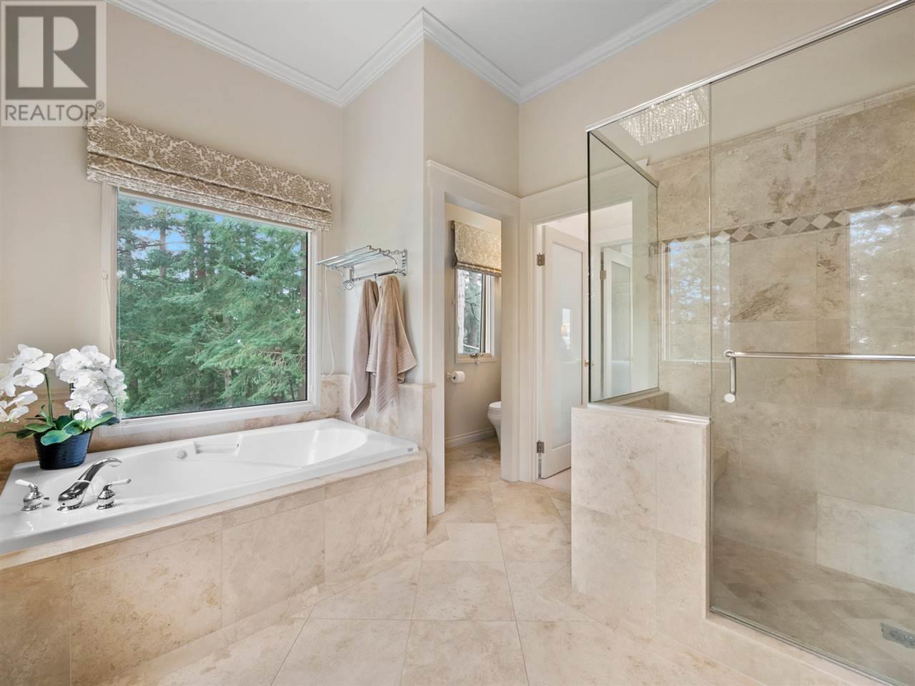 313 SKYLINE DRIVE, Gibsons