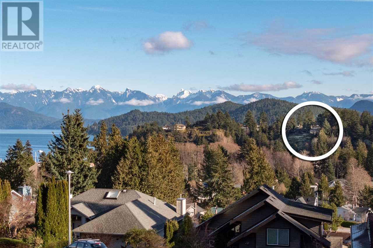 313 SKYLINE DRIVE, Gibsons