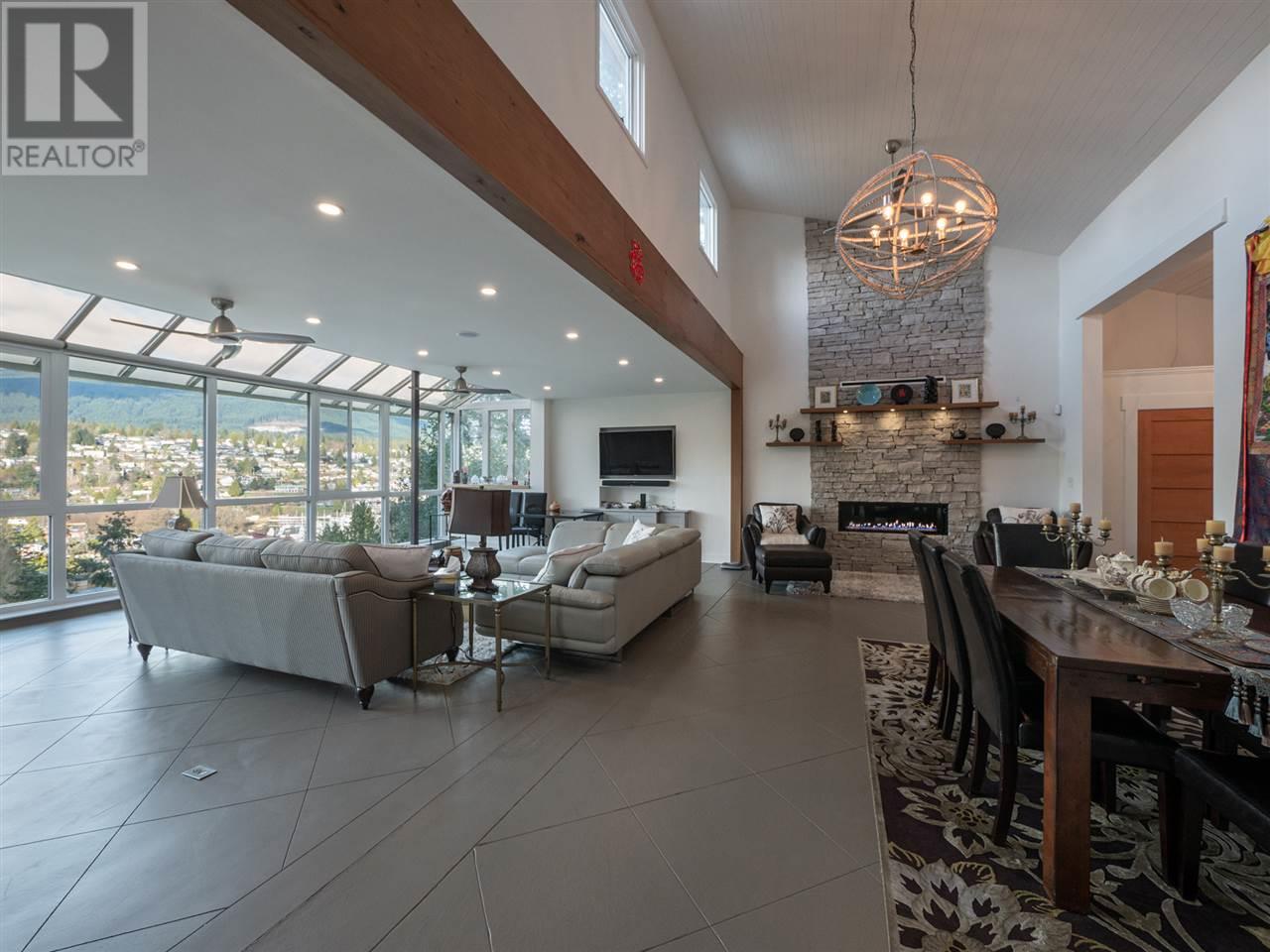 313 SKYLINE DRIVE, Gibsons