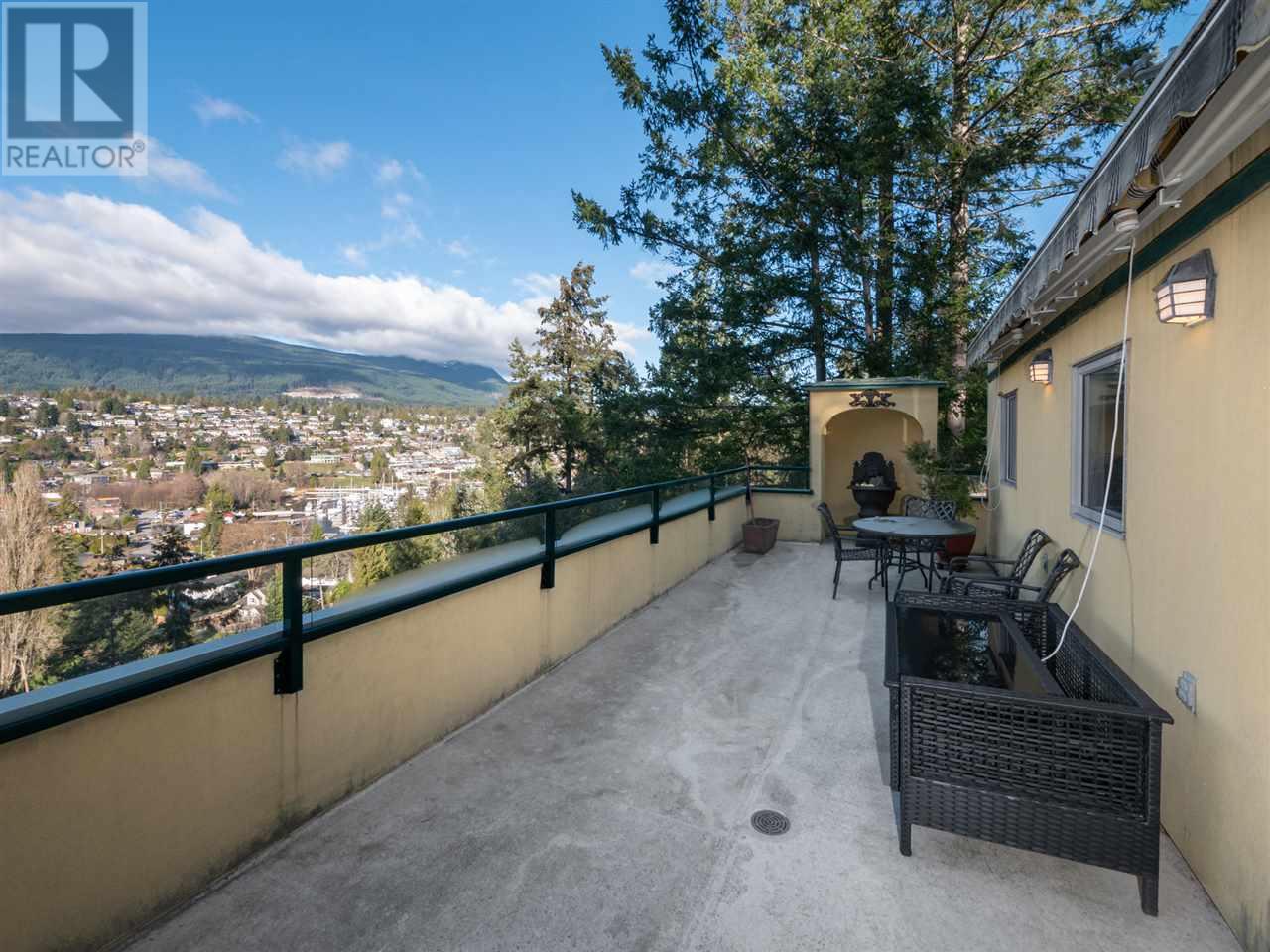 313 SKYLINE DRIVE, Gibsons