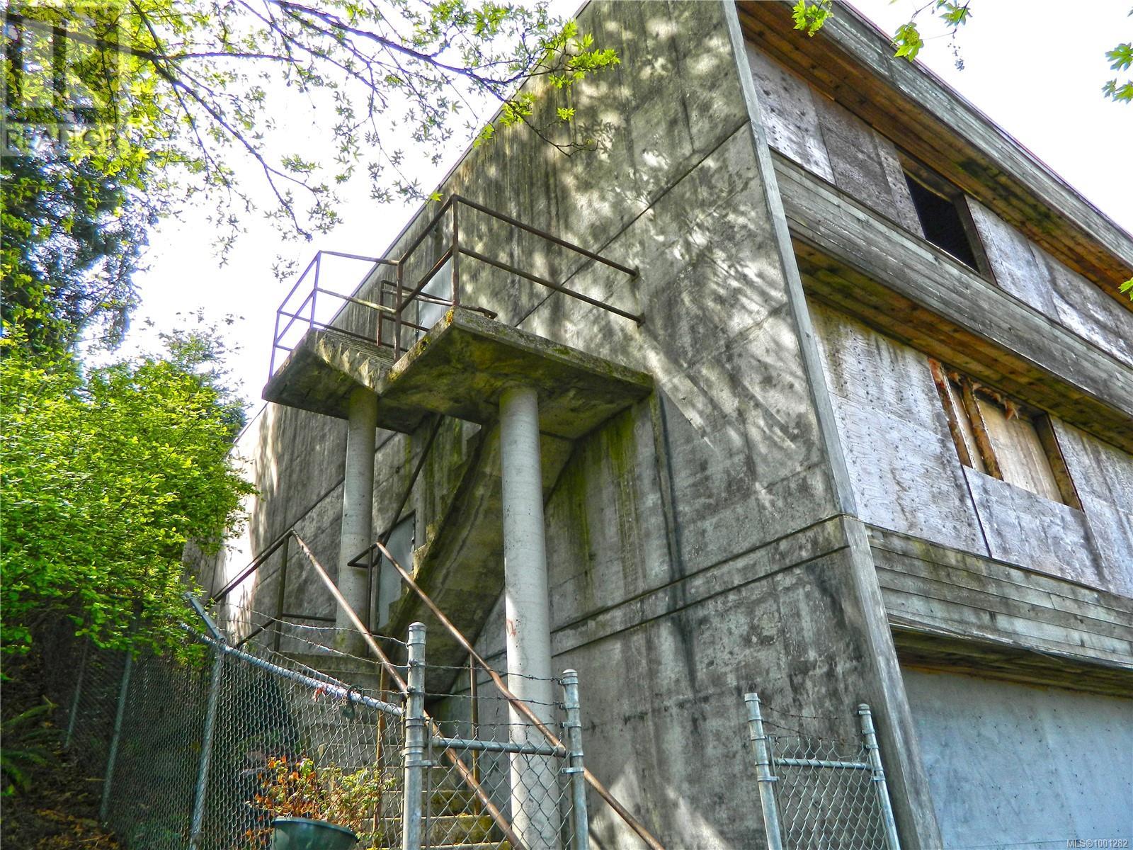Photo 4 of 951 Haliburton St, Nanaimo BC
